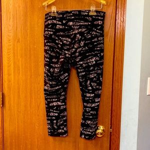Lululemon size 10 crop